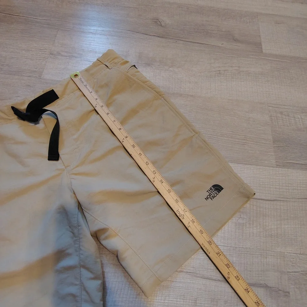 The North Face Mens Hiking Shorts Tan Khaki Belted Cargo Pockets Size 38